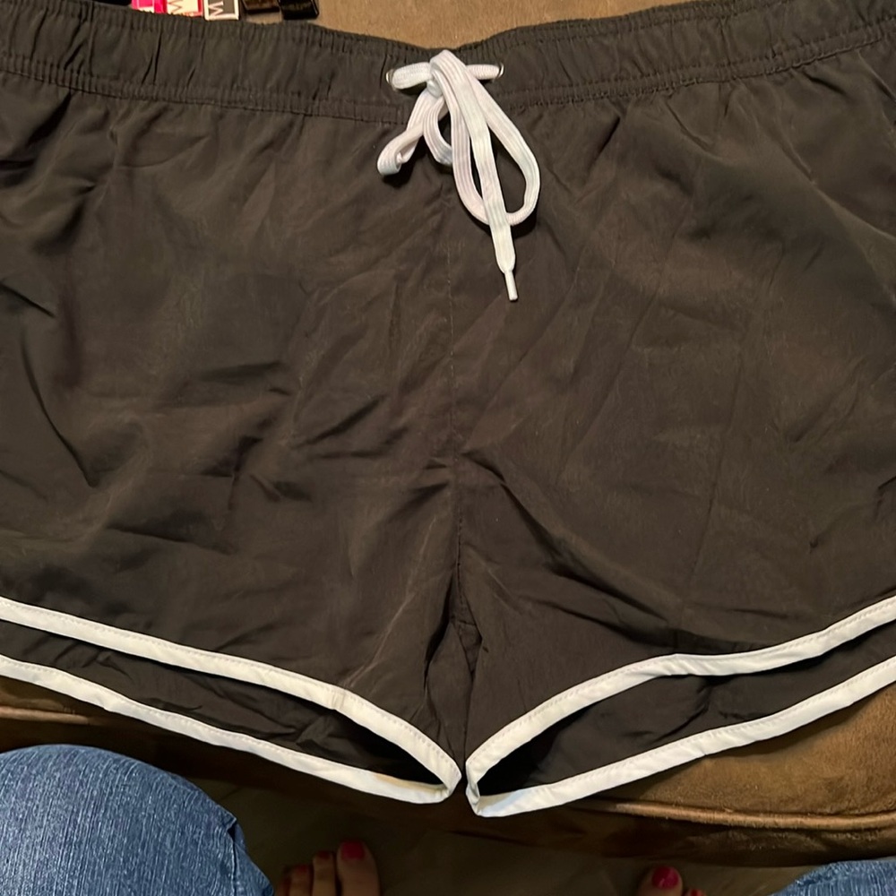 NWT Ladies’ Black w/ White Trim Rocorose Shorts